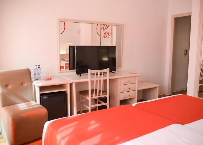 Lloret Vibe Affiliated By Fergus (adults Only) 4* 滨海略雷特
